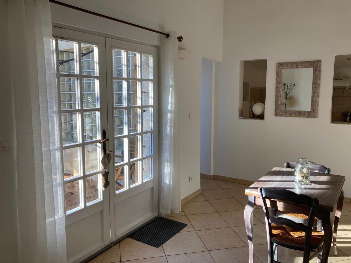 Gite Encore Un Soir Hyeres Exterior photo